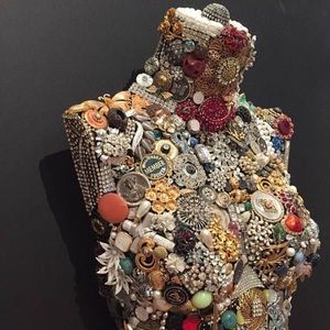 🎨Jeweled Mannequin Made with Gems & Pearls💎